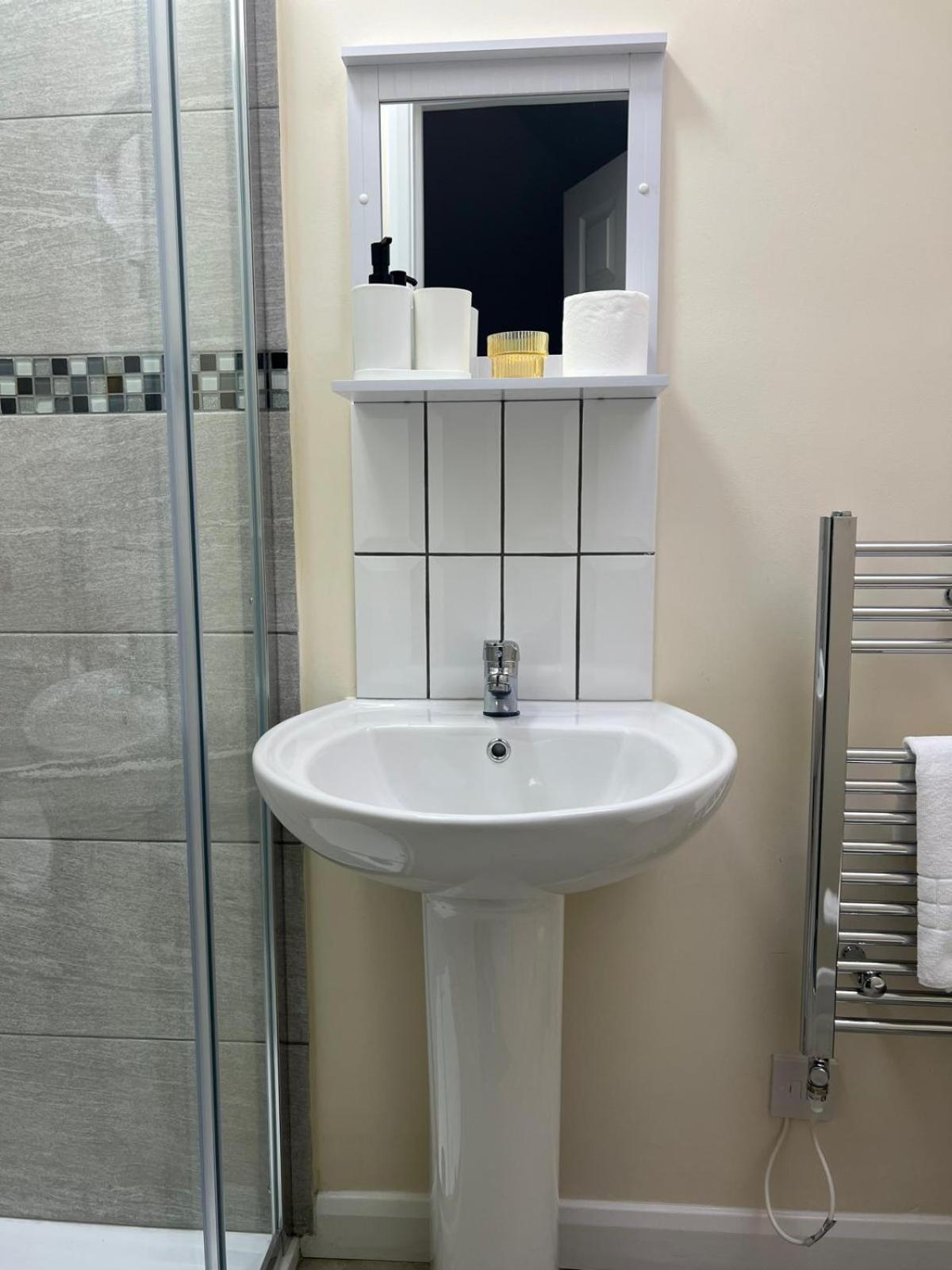 Modern Apartment Free Off Road Parking King Bed Suite 9 Nottingham Luaran gambar
